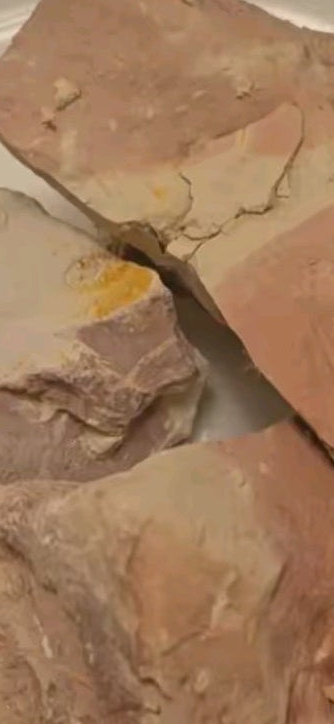 EDIBLE NIGERIAN WHITE AND RED KOALIN CLAY